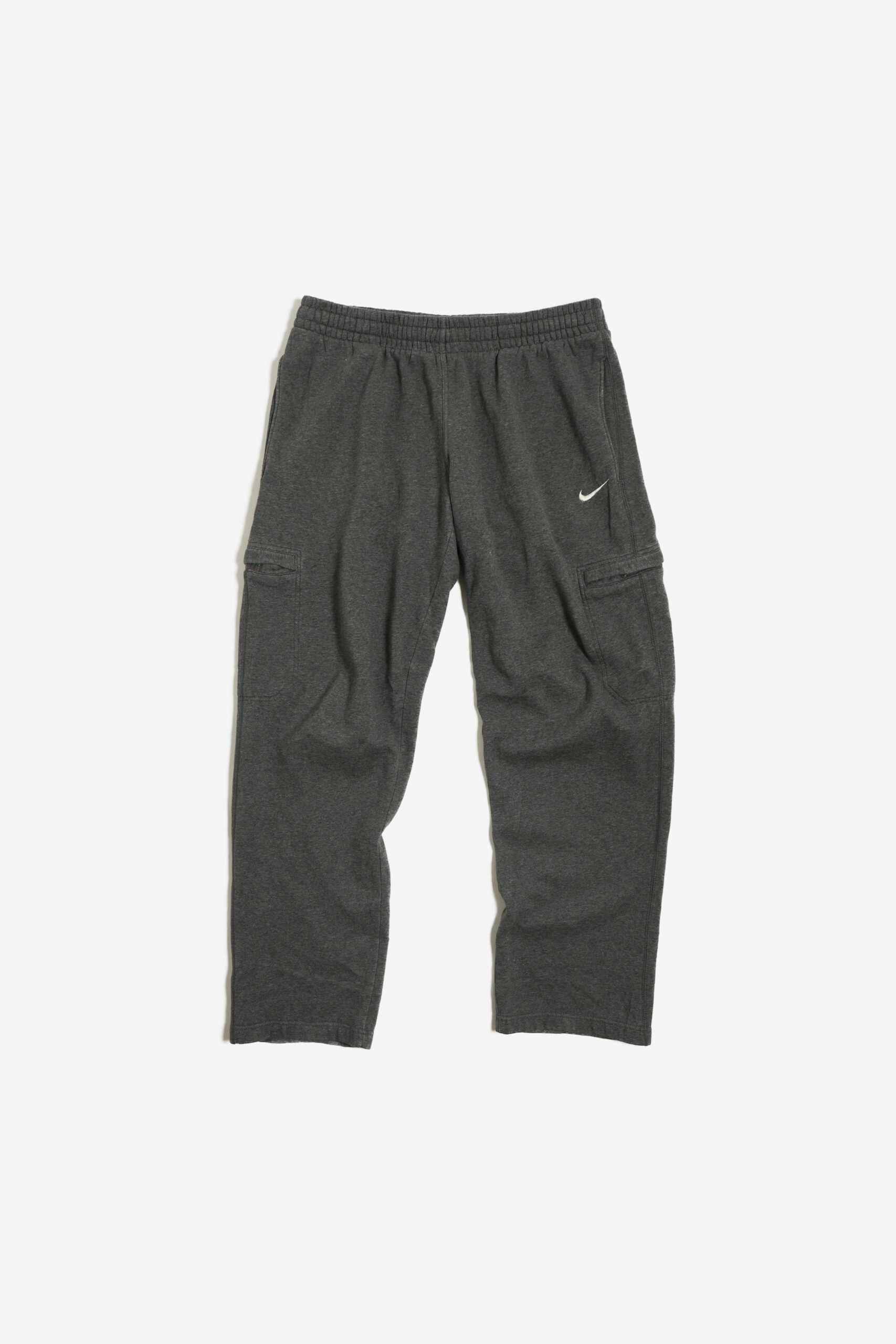NIKE CARGO DETAIL SWEAT PANTS