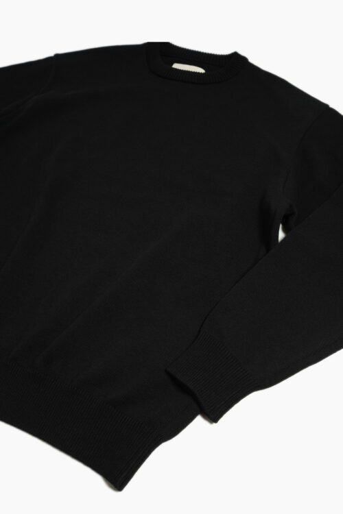 CREW NECK KNIT BLACK