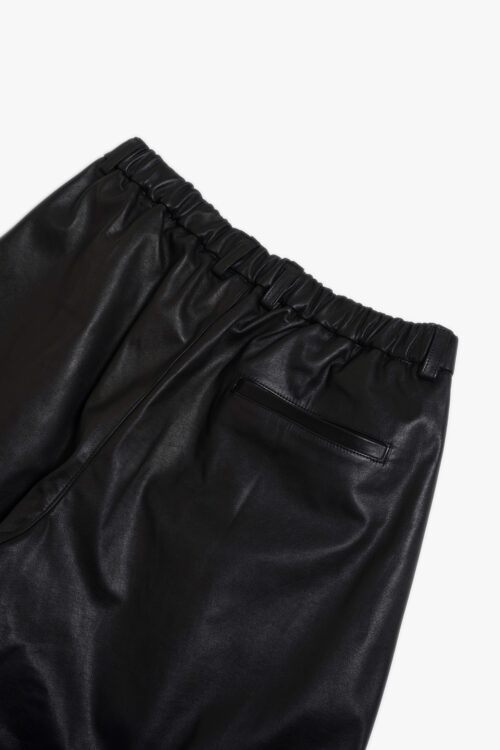 DOUBLE PLEATED EASY SHORTS - FULL GRAIN LEATHER -