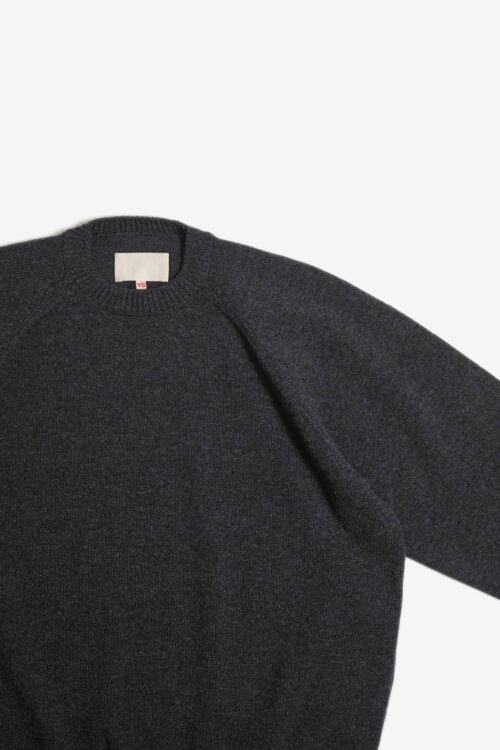 RAGLAN CREW NECK KNIT CHARCOAL GRAY
