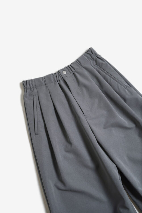 SMOOTH TAFTA DRAPE TUCK PANTS GREY