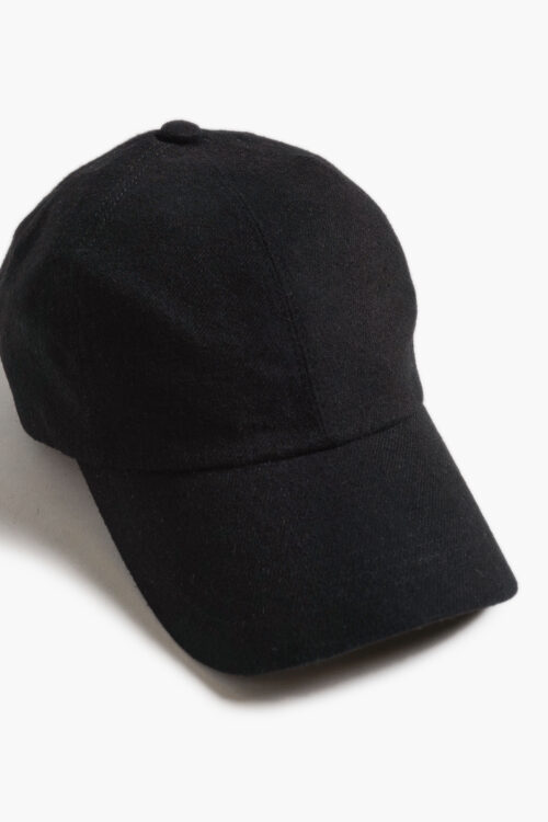 HORSETAIL CAP BLACK