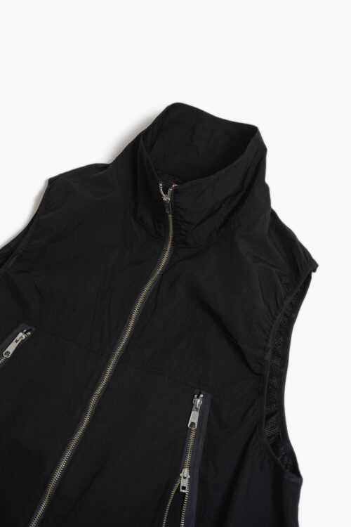 UN VEST BLACK