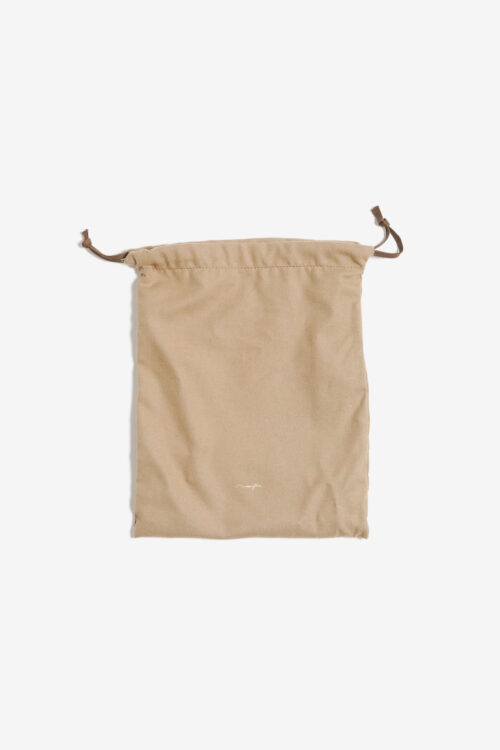 FRAMED ONE SHOULDER BAG. BLACK / GOLD