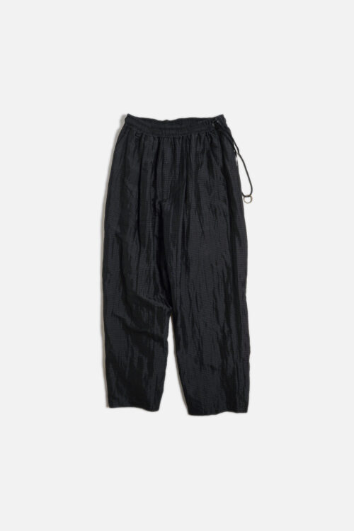 UNEVEN PT BLACK