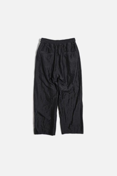 UNEVEN PT BLACK