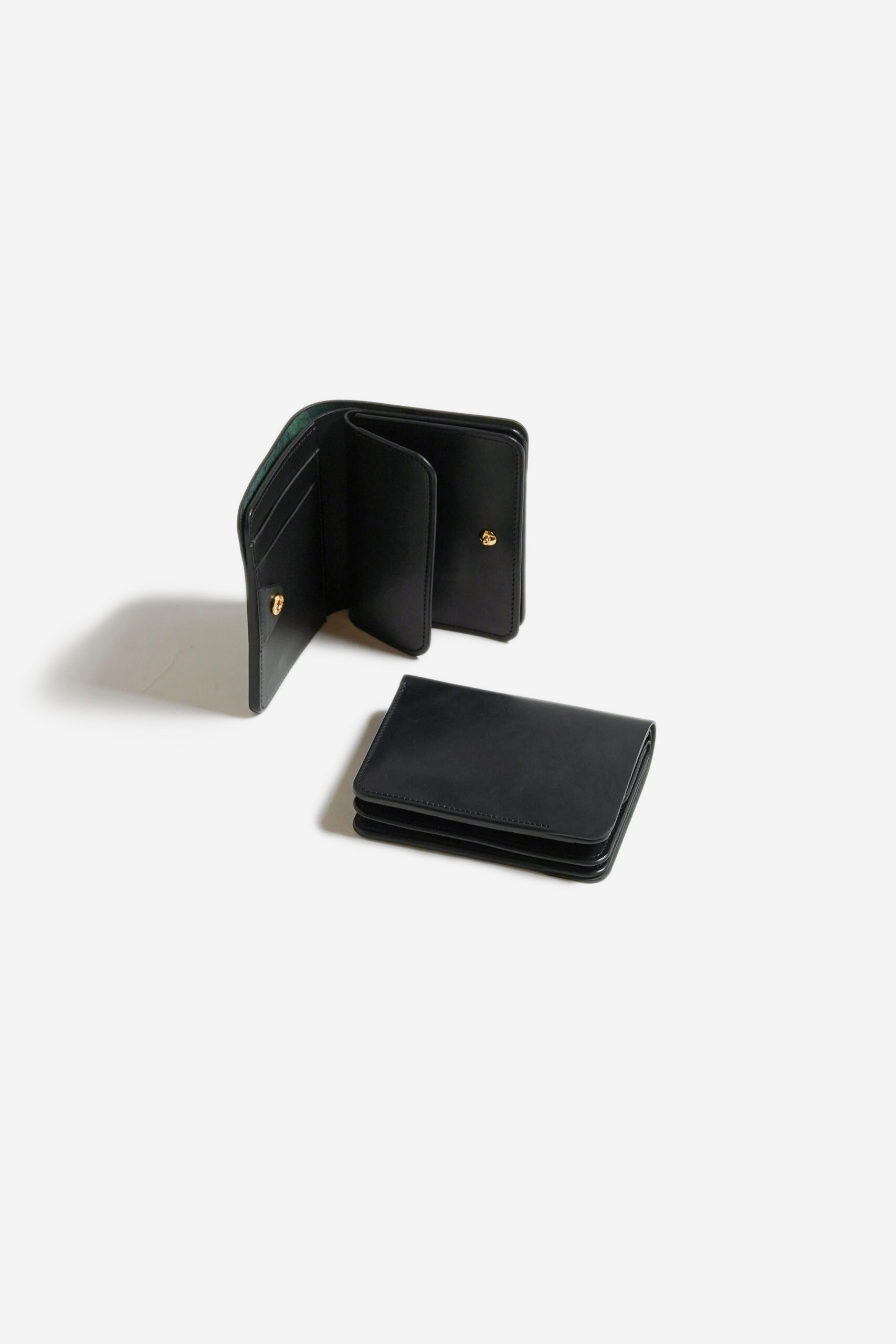 POST WALLET CORDOVAN  BLACK × BLACK