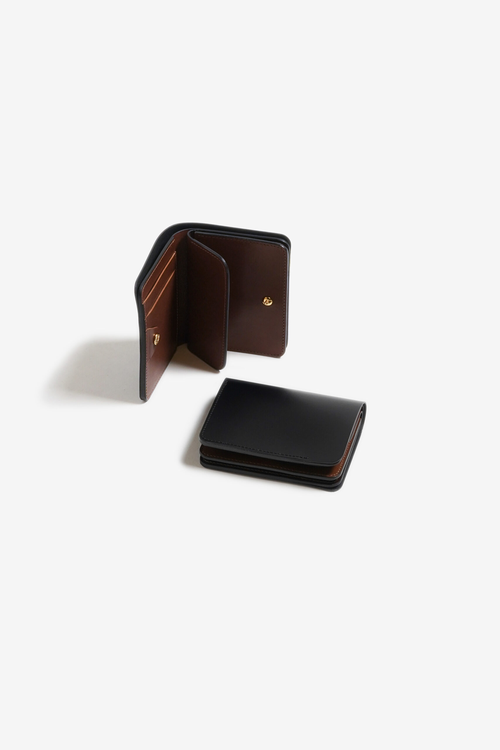 POST WALLET ILCEA  BLACK × BROWN