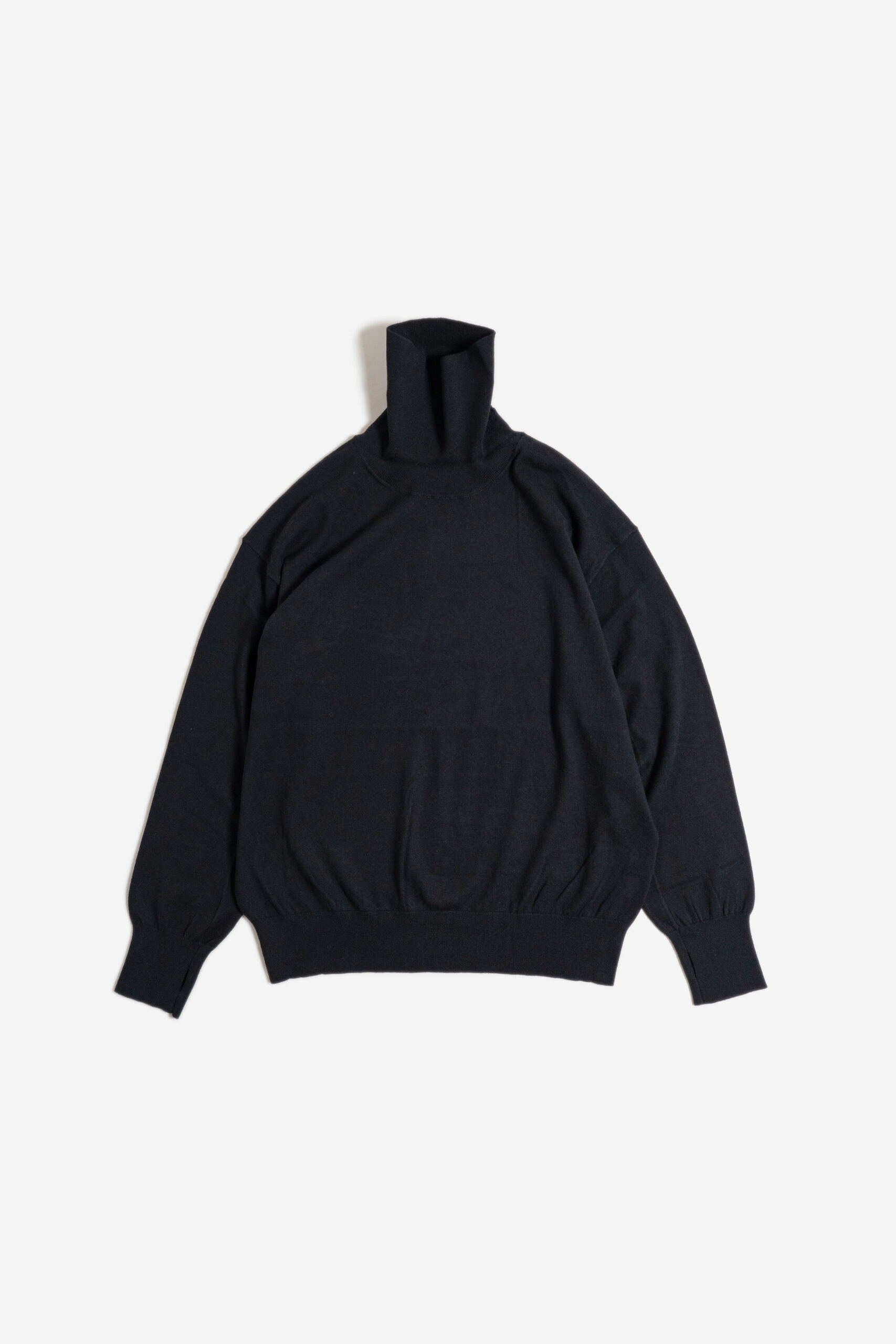 COTTON CASHMERE TURTLE LS BLACK
