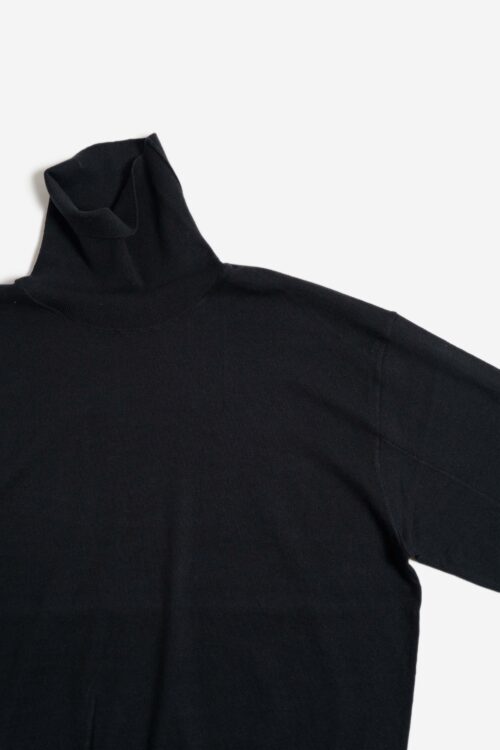 COTTON CASHMERE TURTLE LS BLACK