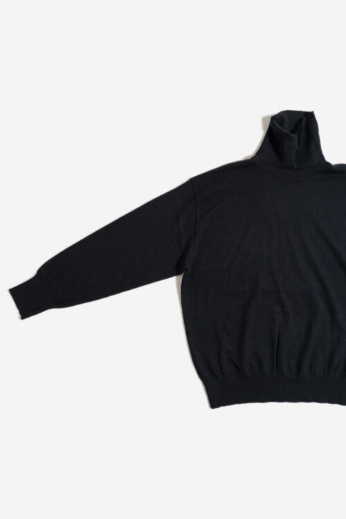 COTTON CASHMERE TURTLE LS BLACK